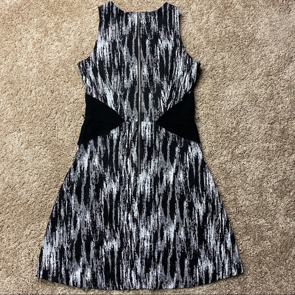 Cache Black & White Print Panel Tank Dress Sz 6 - Picture 6 of 6